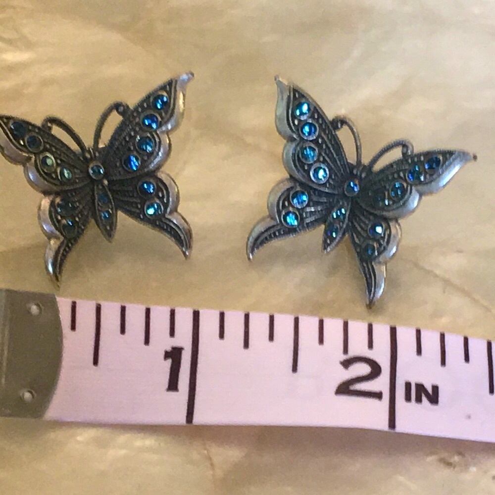 🦋CLIP BUTTERFLY EARRINGS - Picture 2 of 6